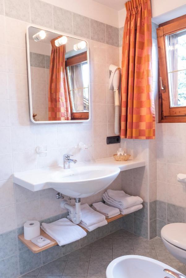 Hotel Garni Rin Da Rin Livigno Extérieur photo